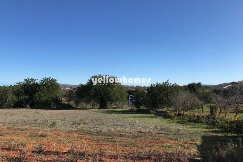 Terreno urbano perto de Boliqueime